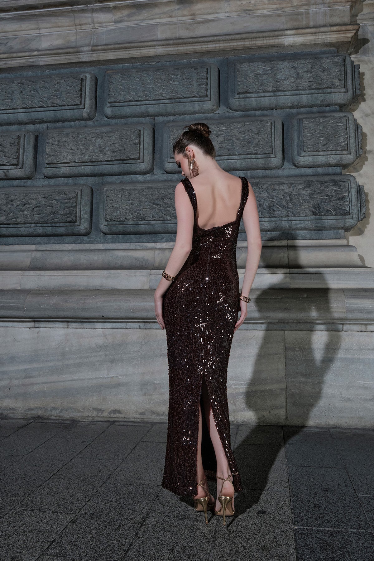 Amy kahverengi payetli abiye elbise