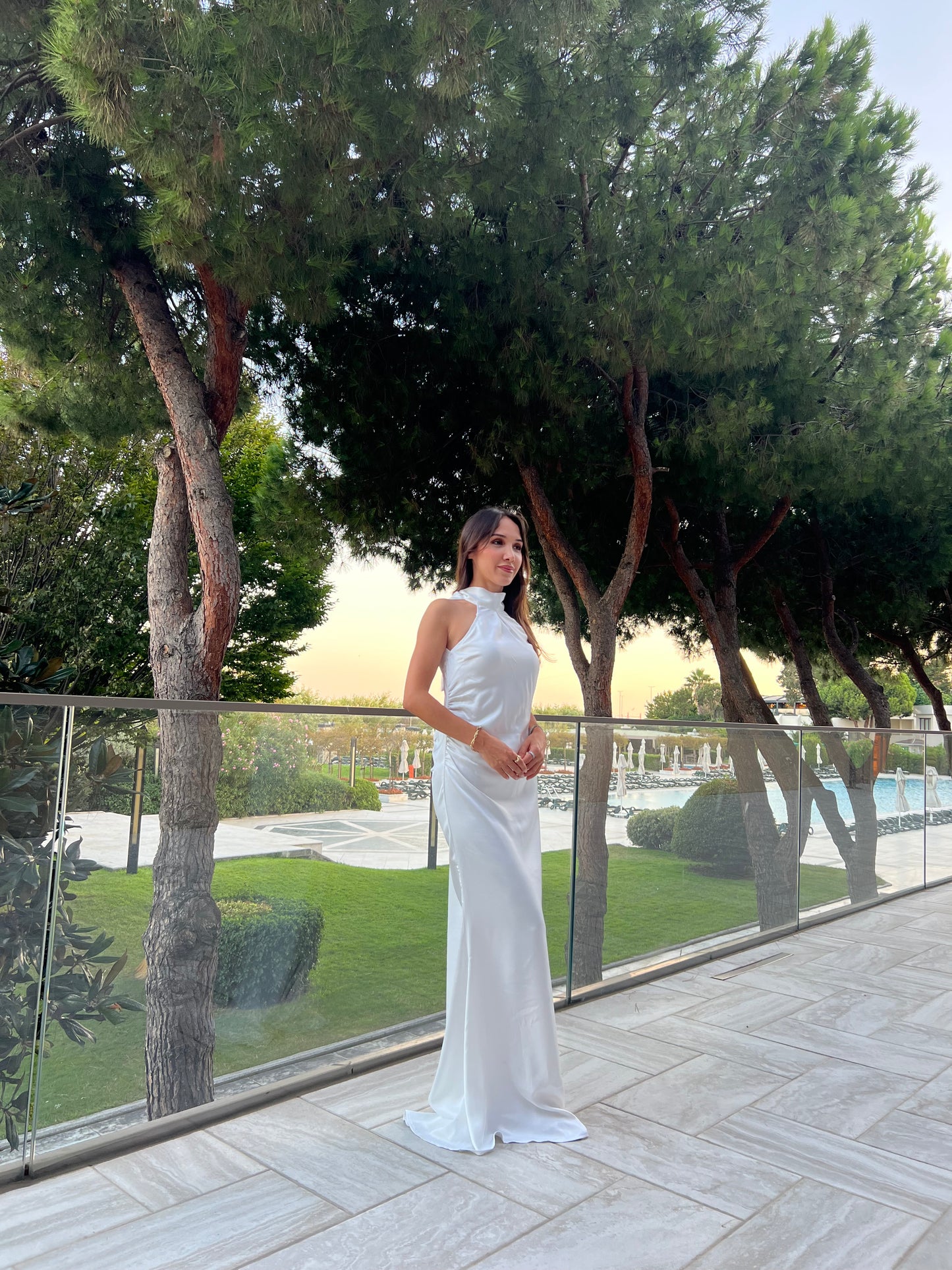 Valentine Beyaz Saten Maxi Elbise