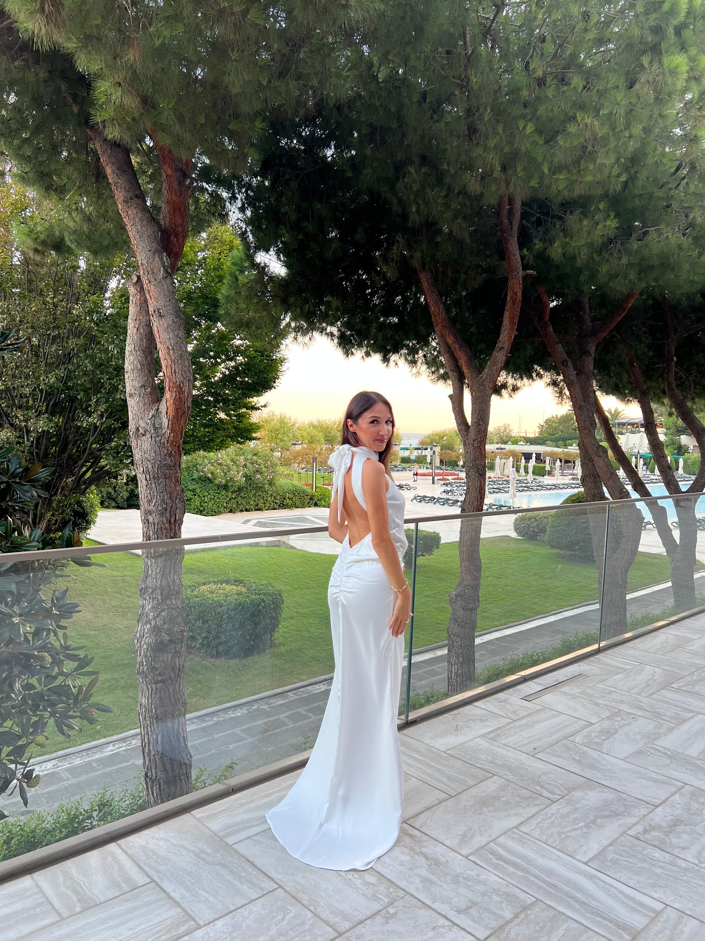 Valentine Beyaz Saten Maxi Elbise