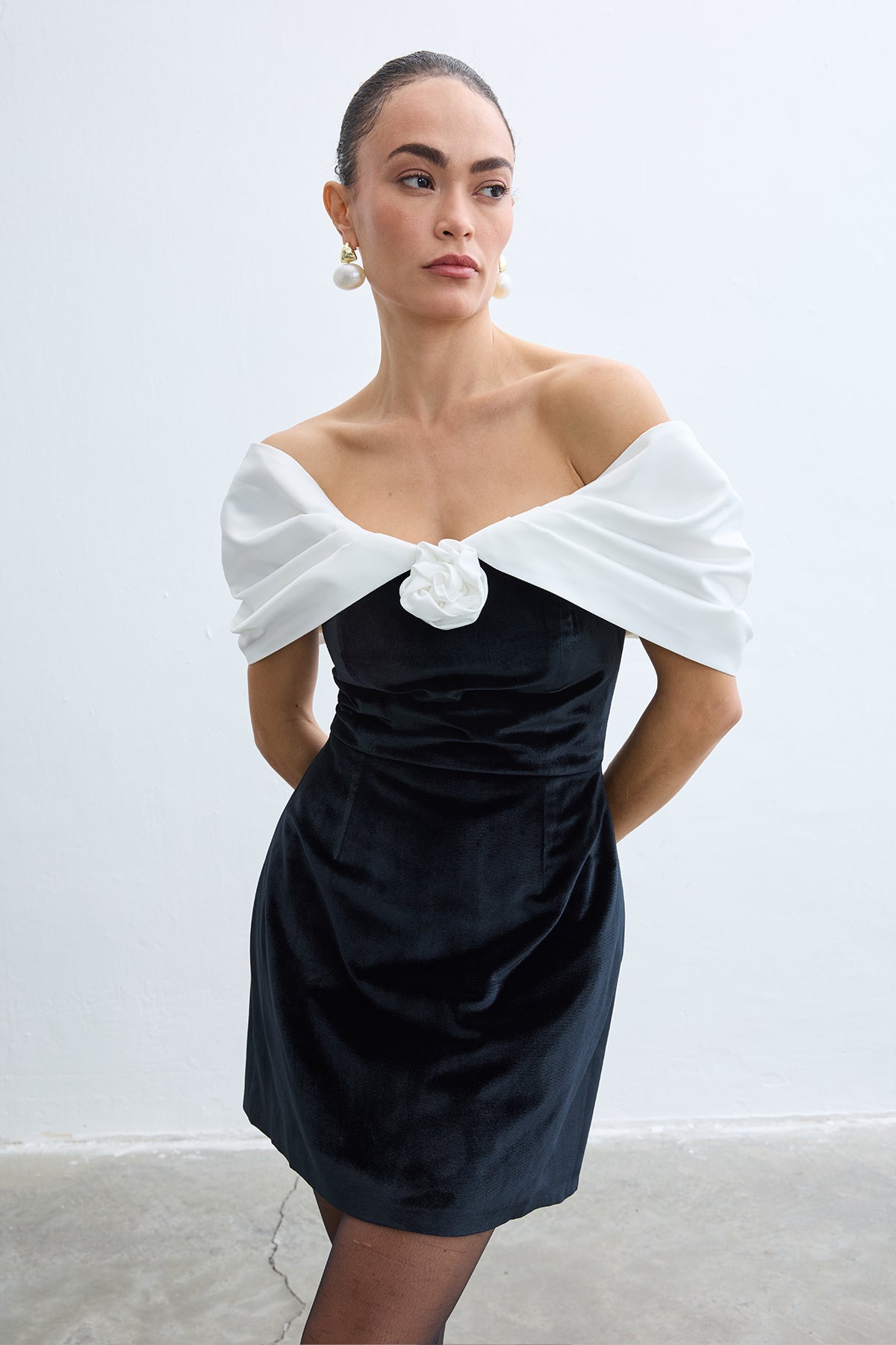 Irına Black Dress