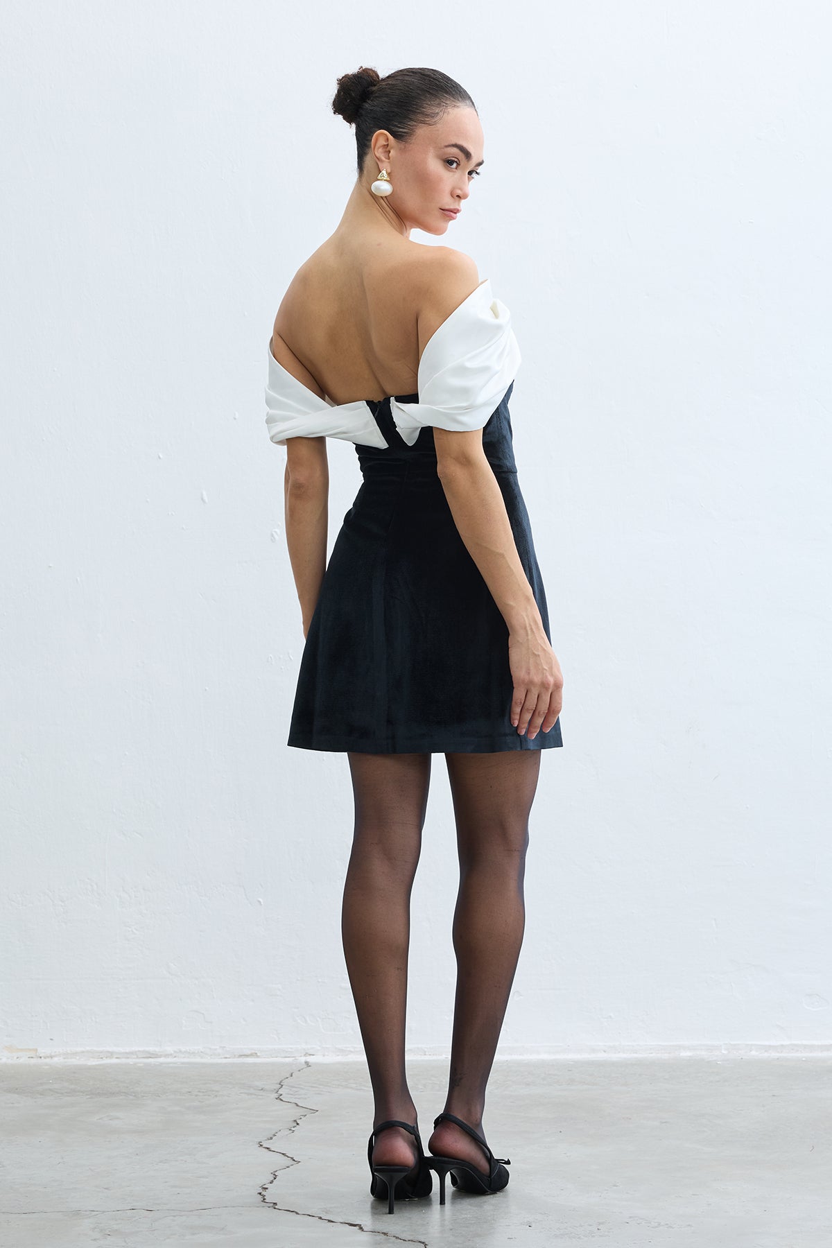 Irına Black Dress