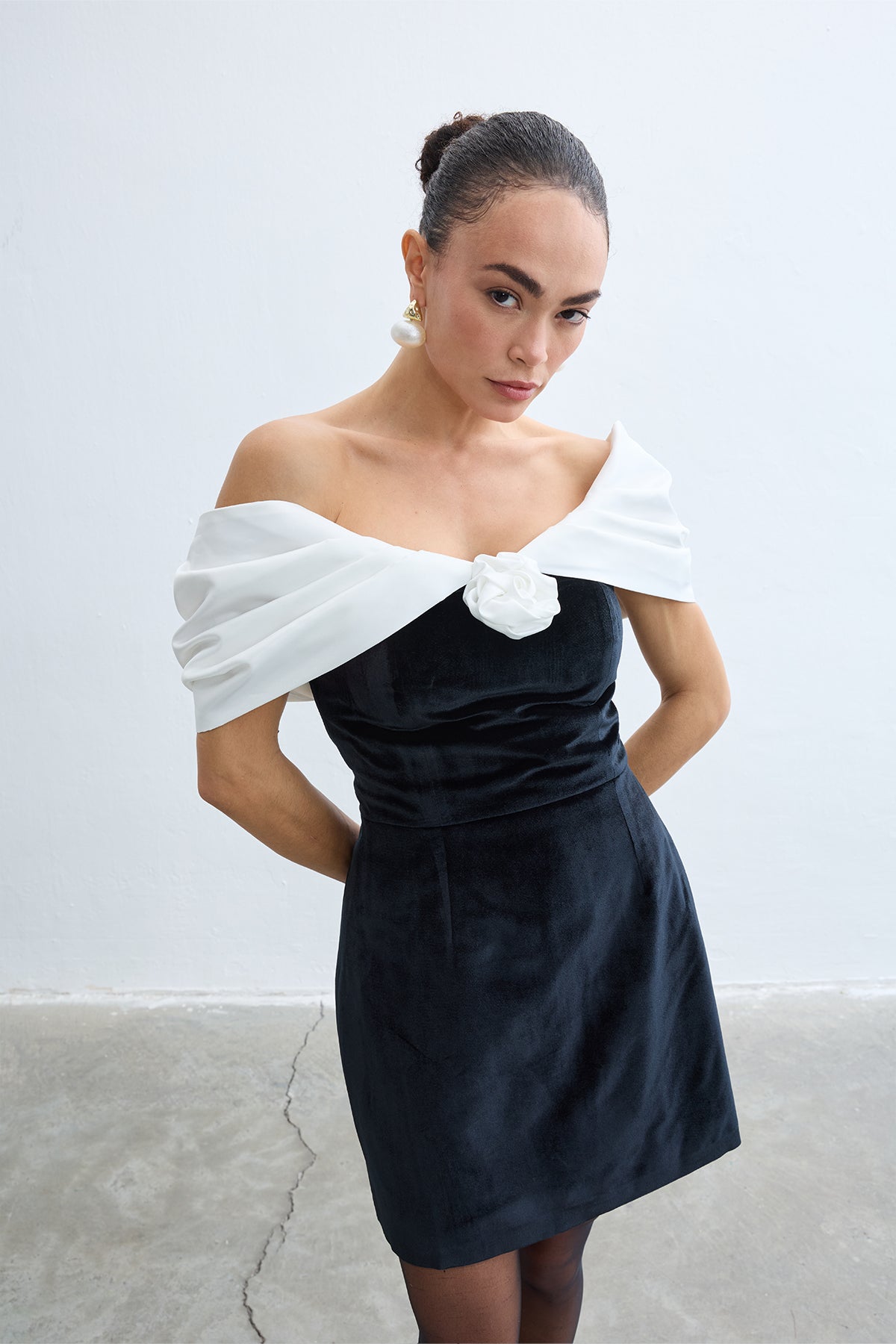 Irına Black Dress